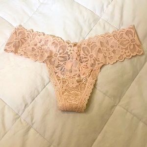 NWT XS Victoria Secret Lacy Thong Panties